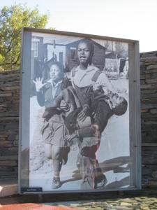 Hector Pieterson, carried by Mbuyisa Makhubu